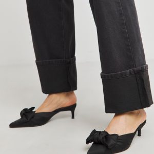 EN377 Black Wide Fit Pointed Bow Kitten Shoes