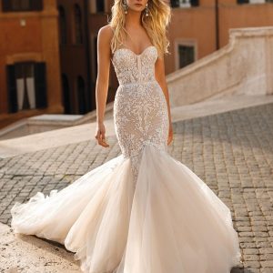 EN328 Embellished Flowers Tulle Wedding Dress
